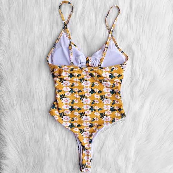 ❤️CLEARANCE❤️ yellow floral knot front one piece - Picture 4 of 6